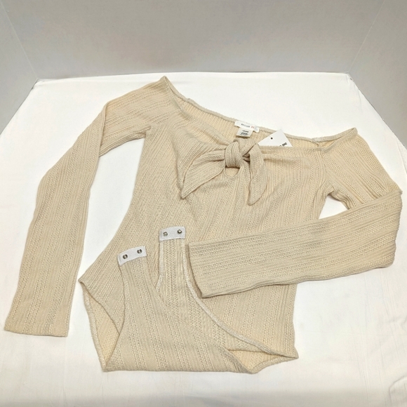 NWT Better Be Knit Bodysuit in Cream - Picture 5 of 6